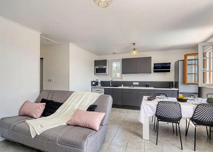 Fleurie By Interhome Apartman Fréjus